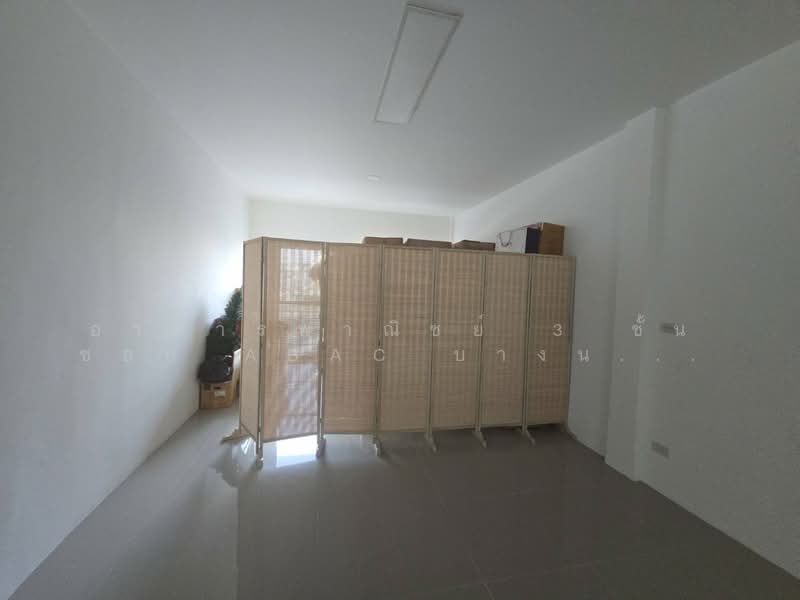 commercial building in Bangna / shophouse near ABAC Bangna Located in Ritzville project, Samut Prakan, Bang Sao Thong, Bang Sao Thong, Samut Prakan, 3 Bedrooms, 228 sqm, Townhouse For Sale, by คุณโจ, 500279203 - DDproperty.com