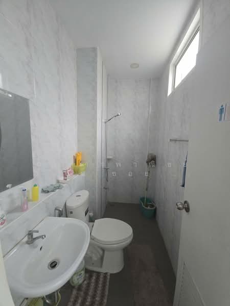 commercial building in Bangna / shophouse near ABAC Bangna Located in Ritzville project, Samut Prakan, Bang Sao Thong, Bang Sao Thong, Samut Prakan, 3 Bedrooms, 228 sqm, Townhouse For Sale, by คุณโจ, 500279203 - DDproperty.com