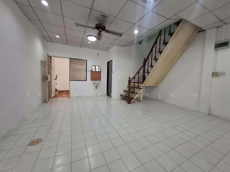หมู่บ้านอินทราวิลล่า ซอยกัลปพฤกษ์ 4 ถนนกัลปพฤกษ์ แขวงบางหว้า เขตภาษีเจริญ กรุงเทพมหานคร, Bangkok, Bang Wa, Phasi Charoen, Bangkok, 2 Bedrooms, 48 sqm, Townhouse For Sale, by ภัทรนัน อิศรางกูร ณ อยุธยา, 500279330 - DDproperty.com