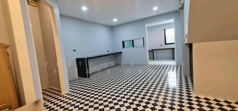 ทาวน์เฮ้าส์ (จรัญสนิทวงศ์25แยก8), Bangkok, Bang Khun Sri, Bangkok Noi, Bangkok, 5 Bedrooms, 360 sqm, Townhouse For Sale, by Forty-Six Real Estate Group, 500279363 - DDproperty.com