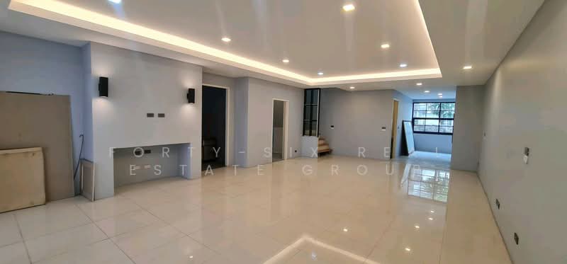 ทาวน์เฮ้าส์ (จรัญสนิทวงศ์25แยก8), Bangkok, Bang Khun Sri, Bangkok Noi, Bangkok, 5 Bedrooms, 360 sqm, Townhouse For Sale, by Forty-Six Real Estate Group, 500279363 - DDproperty.com