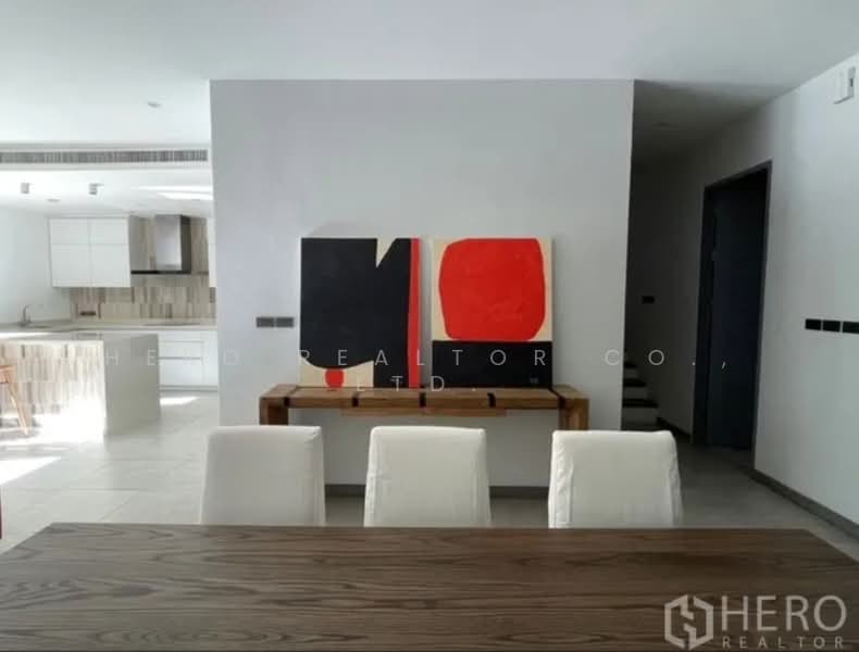 For Rent Detached House with Private Pool Sukhumvit 49 in Watthana Bangkok HRE00619, Bangkok, สุขุมวิท, Khlong Tan Nua, Watthana, Bangkok, 4 Bedrooms, 430 sqm, Single Detached House For Rent, by Hero Realtor Co., Ltd., 500279375 - DDproperty.com