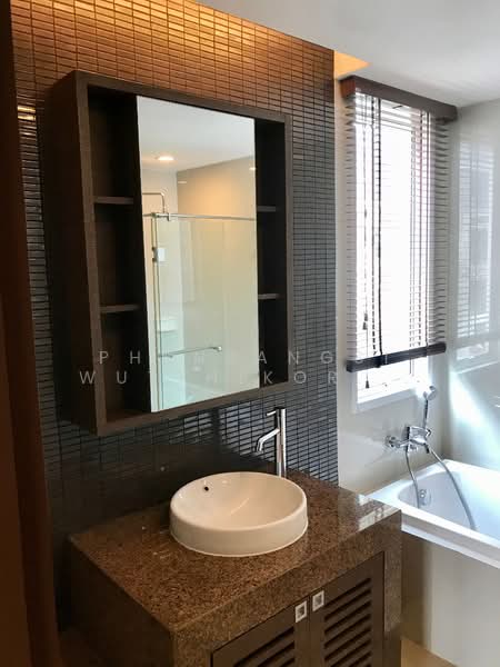 NS Residence, Bangkok, 96 Soi Charoenmitr, 10 Ekkamai Rd, Phra Kanong Nua, Watthana, Bangkok, 2 Bedrooms, 110 sqm, Apartment For Rent, by Phanrangsi Wutthikornwanich, 500279395 - DDproperty.com