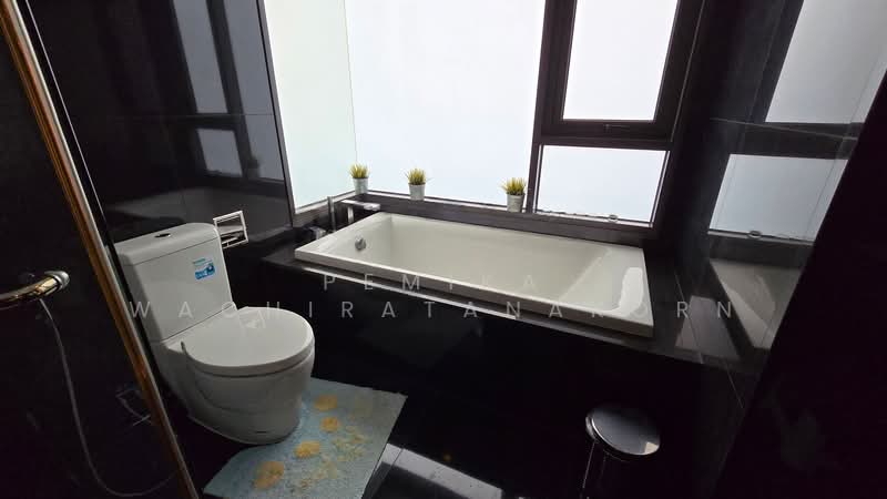 Rhythm Sukhumvit 36-38, Bangkok, 55 Soi Sukhumvit 36, Sukhumvit Road, Phra Kanong, Khlong Toei, Bangkok, 2 Bedrooms, 78 sqm, Condo For Sale, by Pemika Wachiratanakorn, 500279406 - DDproperty.com
