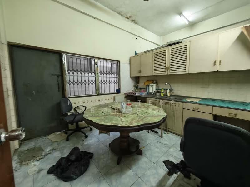 Three-story townhouse in Soi Phran Nok 10, near MRT Fai Chai station. Convenient transportation. Pri, Bangkok, พรานนก, Ban Chang Lo, Bangkok Noi, Bangkok, 4 Bedrooms, 220 sqm, Townhouse For Sale, by keymatters property, 500279541 - DDproperty.com