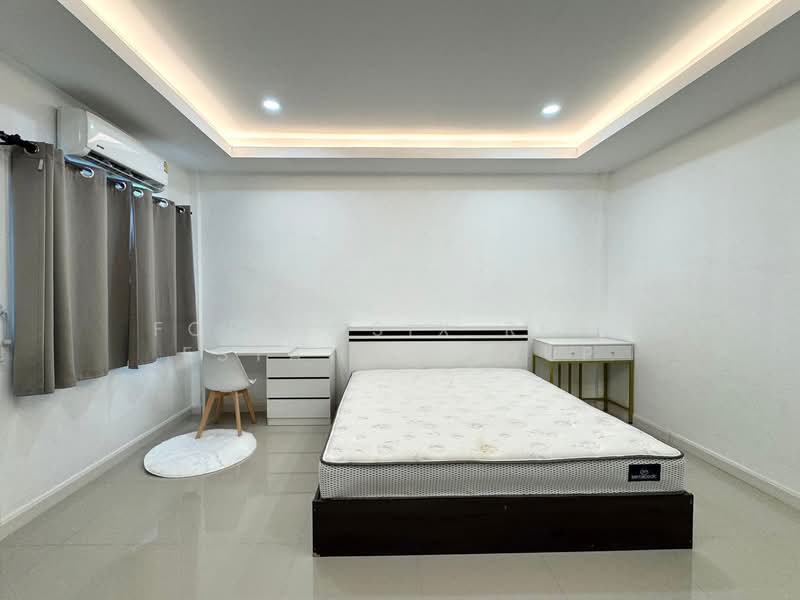 Townhouse Sukhumvit 81 near BTS Onnut, Bangkok, Bang Chak, Phra Khanong, Bangkok, 2 Bedrooms, 140 sqm, Townhouse For Rent, by Forty-Six Real Estate Group, 500279608 - DDproperty.com