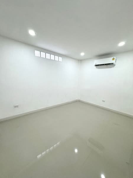 Townhouse Sukhumvit 81 near BTS Onnut, กรุงเทพ, บางจาก, พระโขนง, กรุงเทพ, 140 ตร.ม., ทาวน์เฮ้าส์ ให้เช่า, โดย Forty-Six Real Estate Group, 500279608 - DDproperty.com