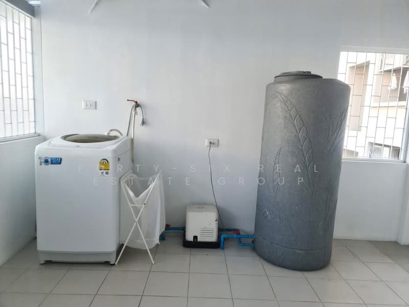 Townhouse Sukhumvit 81 near BTS Onnut, Bangkok, Bang Chak, Phra Khanong, Bangkok, 2 Bedrooms, 140 sqm, Townhouse For Rent, by Forty-Six Real Estate Group, 500279608 - DDproperty.com