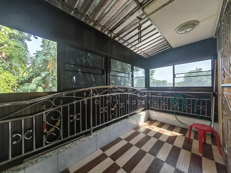 Three-story townhome in Soi Phetkasem 3, near MRT Tha Phra. Corner unit, newly renovated, offering p, Bangkok, Wat Tha Pra, Bangkok Yai, Bangkok, 4 Bedrooms, 340 sqm, Townhouse For Sale, by keymatters property, 500279625 - DDproperty.com