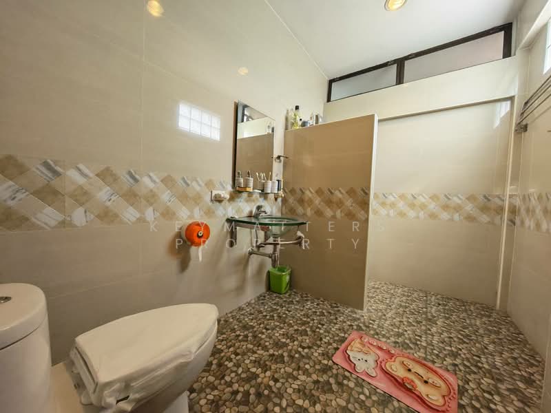 Three-story townhome in Soi Phetkasem 3, near MRT Tha Phra. Corner unit, newly renovated, offering p, Bangkok, Wat Tha Pra, Bangkok Yai, Bangkok, 4 Bedrooms, 340 sqm, Townhouse For Sale, by keymatters property, 500279625 - DDproperty.com