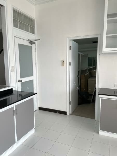 KC Court, Bangkok, 28 Soi Thonglor 13, Khlong Tan Nua, Watthana, Bangkok, 3 Bedrooms, 350 sqm, Apartment For Rent, by Pemika Wachiratanakorn, 500279639 - DDproperty.com