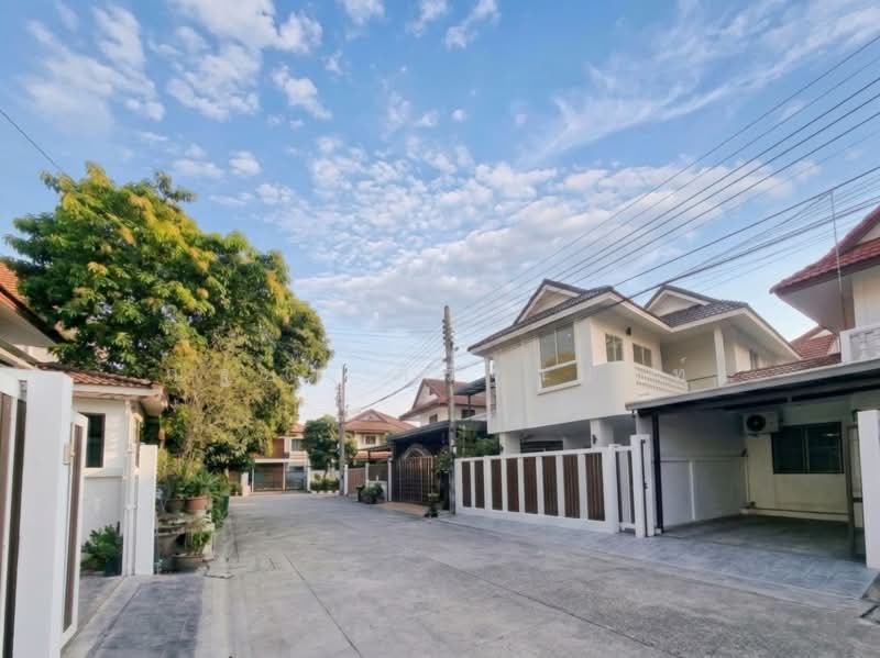 ดอนเมือง วิลล่า 2, Bangkok, Khlong Tanon, Sai Mai, Bangkok, 4 Bedrooms, 220 sqm, Single Detached House For Sale, by ณัฐยา ศิริฐานนท์, 500279695 - DDproperty.com