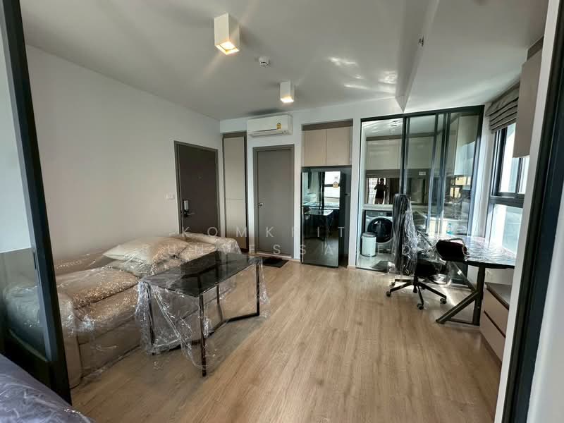 IDEO Sathorn-Wongwian Yai, Bangkok, 219 Soi Krung Thonburi 1, Khlong Ton Sai, Khlong San, Bangkok, 1 Bedroom, 35 sqm, Condo For Rent, by Komkrit  Arunvessased , 500279752 - DDproperty.com