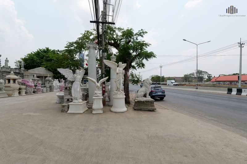 Double road frontage! Prime location! Land with structures for sale — over 3 Rai, near RMUTT, Pathum Thani, Lam Phak Kut, Thanyaburi, Pathum Thani, , 5,416 sqm, Land For Sale, by คุณจี, 500279756 - DDproperty.com