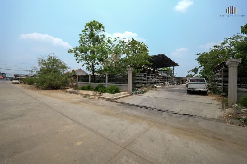 Double road frontage! Prime location! Land with structures for sale — over 3 Rai, near RMUTT, Pathum Thani, Lam Phak Kut, Thanyaburi, Pathum Thani, , 5,416 sqm, Land For Sale, by คุณจี, 500279756 - DDproperty.com