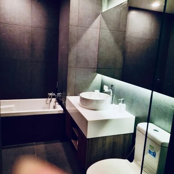 Trapezo Sukhumvit 16, Bangkok, Soi Sukhumvit 16, Khlong Toei, Khlong Toei, Bangkok, 2 Bedrooms, 75 sqm, Condo For Sale, by Pemika Wachiratanakorn, 500279763 - DDproperty.com