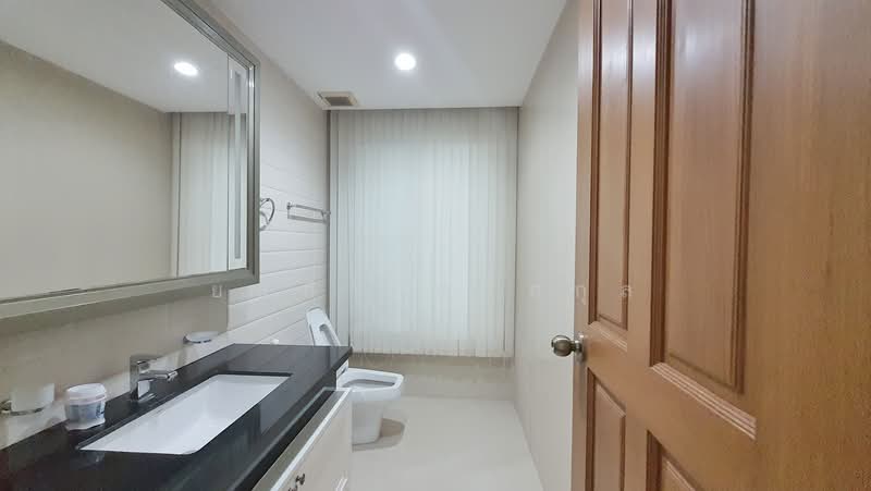 Q House Avenue Ratchaphruek-Rama 5 : คิวเฮ้าส์ อเวนิว ราชพฤกษ์-พระราม 5, นนทบุรี, ถนน นครอินทร์, บางคูเวียง, บางกรวย, นนทบุรี, 389 ตร.ม., บ้านเดี่ยว ขาย, โดย ยลศิริ ศรีสกุล, 500279764 - ห้องน้ำชั้นล่าง Q House Avenue พระราม5  - DDproperty.com