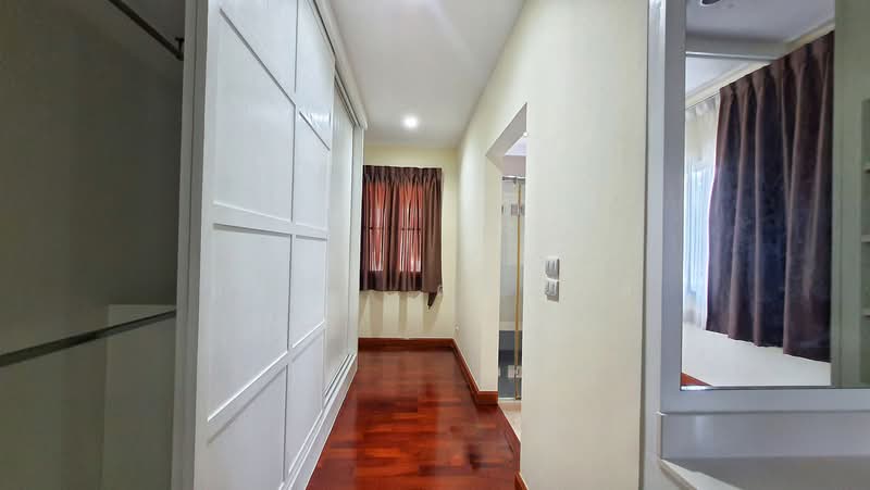 Q House Avenue Ratchaphruek-Rama 5 : คิวเฮ้าส์ อเวนิว ราชพฤกษ์-พระราม 5, นนทบุรี, ถนน นครอินทร์, บางคูเวียง, บางกรวย, นนทบุรี, 389 ตร.ม., บ้านเดี่ยว ขาย, โดย ยลศิริ ศรีสกุล, 500279764 - Walk-in Closet Q House Avenue พระราม5  - DDproperty.com