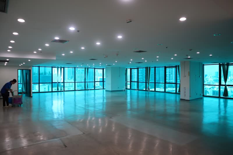 Rent Office Space Near MRT Suthisan Rent included all Fees, Bangkok, Huai Khwang, Bangkok, , 300 sqm, Office Space For Rent, by Suchart Gambhir, 500279777 - DDproperty.com