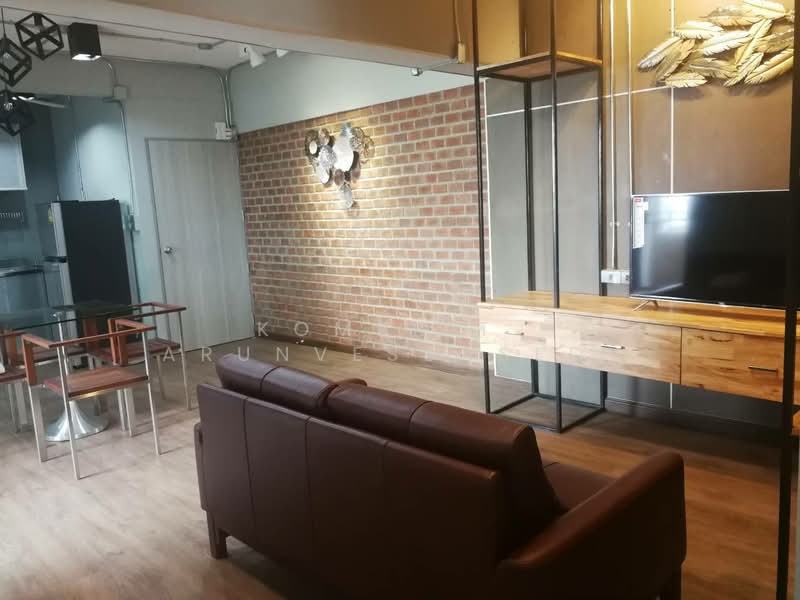 Pathumwan Place condominium, Bangkok, 1 Rama 1, Wang Mai, Pathum Wan, Bangkok, 3 Bedrooms, 90 sqm, Condo For Rent, by Komkrit  Arunvessased , 500279797 - DDproperty.com