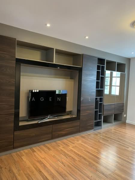 Plus City Park Sukhumvit 101/1, Bangkok, 6 Soi Wachiratham Sathit 31, Bang Chak, Phra Khanong, Bangkok, 3 Bedrooms, 240 sqm, Townhouse For Rent, by Agent Pla, 500279808 - DDproperty.com