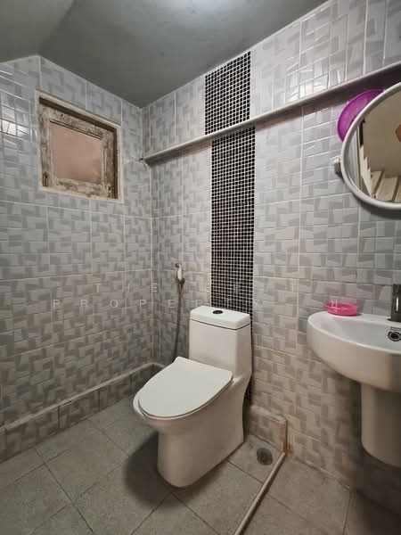 หมู่บ้านแคลิฟอร์เนีย แกรนด์เดอวิลล์ (California Grand De Ville), Chon Buri (Pattaya), Khlong Tamru, Muang Chon Buri, Chon Buri (Pattaya), 2 Bedrooms, 120 sqm, Townhouse For Sale, by The Best Property  ยุ, 500279891 - DDproperty.com