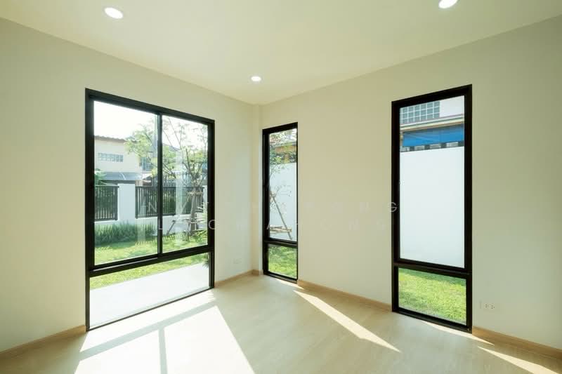 Thanasin Village, Bangkok, Nawamin Road 68, Khlong Kum, Bueng Kum, Bangkok, 3 Bedrooms, 130 sqm, Single Detached House For Sale, by Natthapong Laomahong, 500279953 - DDproperty.com