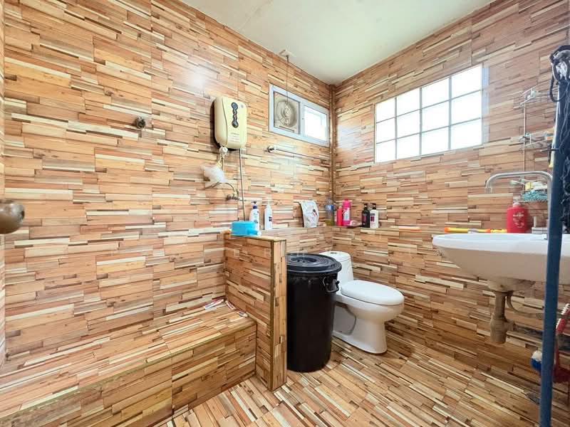 บ้านเดี่ยวพร้อมโกดังพระนอน นครสวรรค์, Nakhon Sawan, Phra Non, Muang Nakhon Sawan, Nakhon Sawan, 4 Bedrooms, 120 sqm, Single Detached House For Sale, by The Best Property  โจ้, 500279993 - DDproperty.com
