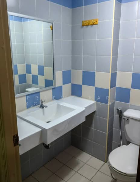 Lumpini Center Sukhumvit 77, Bangkok, Soi Sukhumvit 81, Suan Luang, Suan Luang, Bangkok, 2 Bedrooms, 57 sqm, Condo For Rent, by Praewpakar Soontawong, 500280014 - DDproperty.com