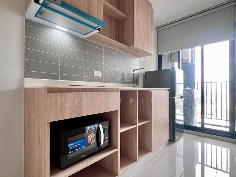 Chewathai Pinklao, Bangkok, Arun Amarin Road, Bang Yi Khan, Bang Phlat, Bangkok, 1 Bedroom, 30 sqm, Condo For Rent, by Agentbkk, 500280019 - DDproperty.com