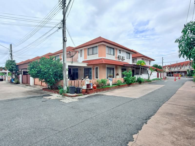 หมู่บ้านแฟมิลี่ทาวน์2 ชลบุรี (Family Town2), Chon Buri (Pattaya), Na Pa, Muang Chon Buri, Chon Buri (Pattaya), 3 Bedrooms, 120 sqm, Semi-Detached House (Twin House) For Sale, by The Best Property ตาล, 500280020 - DDproperty.com