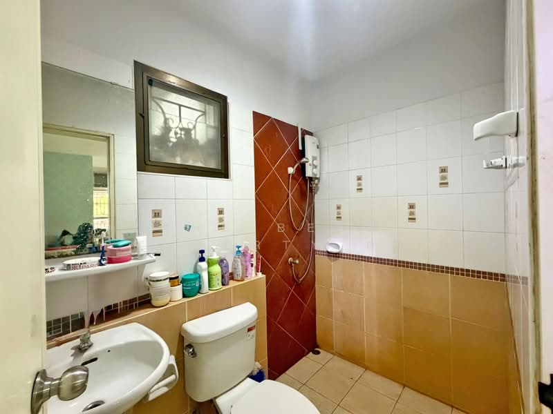 หมู่บ้านแฟมิลี่ทาวน์2 ชลบุรี (Family Town2), Chon Buri (Pattaya), Na Pa, Muang Chon Buri, Chon Buri (Pattaya), 3 Bedrooms, 120 sqm, Semi-Detached House (Twin House) For Sale, by The Best Property ตาล, 500280020 - DDproperty.com