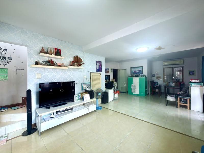 หมู่บ้านแฟมิลี่ทาวน์2 ชลบุรี (Family Town2), Chon Buri (Pattaya), Na Pa, Muang Chon Buri, Chon Buri (Pattaya), 3 Bedrooms, 120 sqm, Semi-Detached House (Twin House) For Sale, by The Best Property ตาล, 500280020 - DDproperty.com
