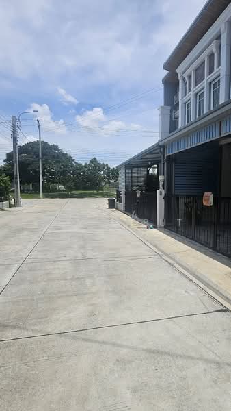 Golden Neo Sukhumvit-Lasalle, Samut Prakan, Samrong Nua, Muang Samut Prakarn, Samut Prakan, 3 Bedrooms, 150 sqm, Townhouse For Rent, by Thiya​ Chaysabut, 500280118 - DDproperty.com