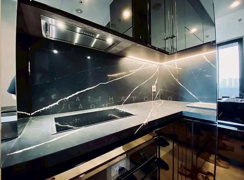 The Esse Sukhumvit 36, Bangkok, Soi Sukhumvit 36, Sukhumvit Road, Phra Kanong, Khlong Toei, Bangkok, 1 Bedroom, 39 sqm, Condo For Sale, by Natthapong Laomahong, 500280409 - DDproperty.com