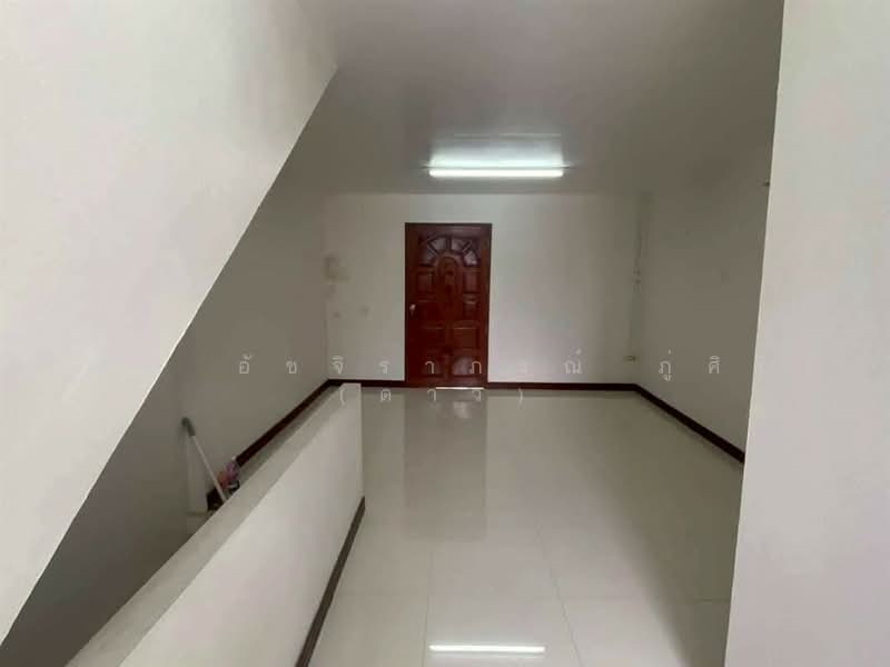 For Sale - อาคารพาณิชย์ 3.5 ชั้น 17 ตร.ว. อาคารพาณิชย์ ซอยรังสิต-นครนายก ซอย13 ถนนรังสิต-นครนายก, Pathum Thani