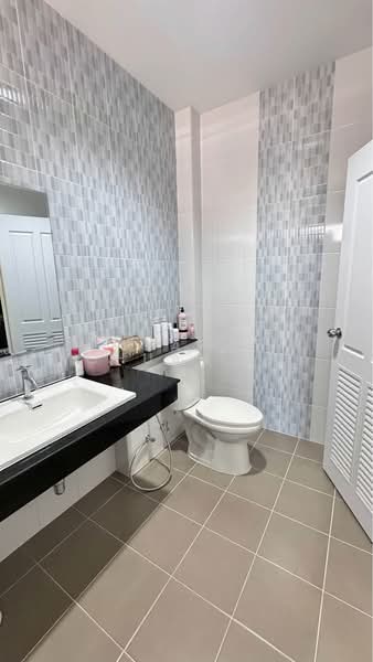 undefined, Chon Buri (Pattaya), Nong Pru, Bang Lamung (Pattaya), Chon Buri (Pattaya), 3 Bedrooms, 204 sqm, Townhouse For Rent, by Jirapat Chuangsawadsak, 500280574 - DDproperty.com