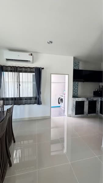 undefined, Chon Buri (Pattaya), Nong Pru, Bang Lamung (Pattaya), Chon Buri (Pattaya), 3 Bedrooms, 204 sqm, Townhouse For Rent, by Jirapat Chuangsawadsak, 500280574 - DDproperty.com