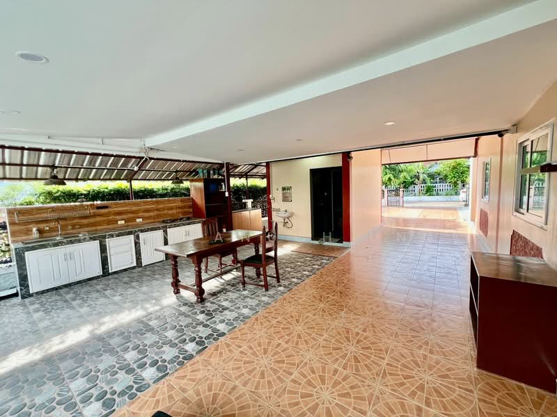 undefined, Chon Buri (Pattaya), Nong Pru, Bang Lamung (Pattaya), Chon Buri (Pattaya), 4 Bedrooms, 280 sqm, Villa For Sale, by Boonyanuch Unna, 500280582 - DDproperty.com
