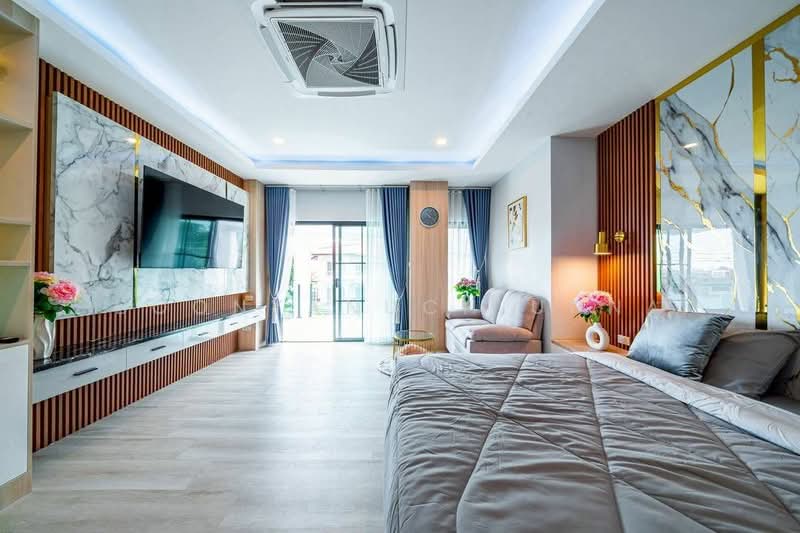 6-BR Villa, Chon Buri (Pattaya), Nong Pru, Bang Lamung (Pattaya), Chon Buri (Pattaya), 6 Bedrooms, 480 sqm, Villa For Sale, by Boonyanuch Unna, 500280674 - DDproperty.com