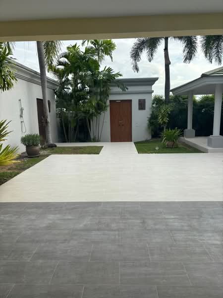 3-BR House, Chon Buri (Pattaya), Nong Pru, Bang Lamung (Pattaya), Chon Buri (Pattaya), 3 Bedrooms, 204 sqm, Single Detached House For Rent, by Jirapat Chuangsawadsak, 500280683 - DDproperty.com