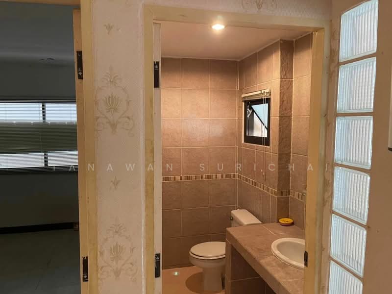 5-BR Villa, Chon Buri (Pattaya), Nong Pru, Bang Lamung (Pattaya), Chon Buri (Pattaya), 5 Bedrooms, 400 sqm, Villa For Sale, by Tanawan Surichai, 500280764 - DDproperty.com
