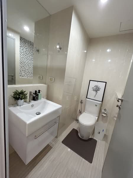 Life Ratchadapisek, Bangkok, 279 Ratchadapisaek Road, Huai Khwang, Huai Khwang, Bangkok, 2 Bedrooms, 65 sqm, Condo For Sale, by Zack Jessada, 500280889 - DDproperty.com