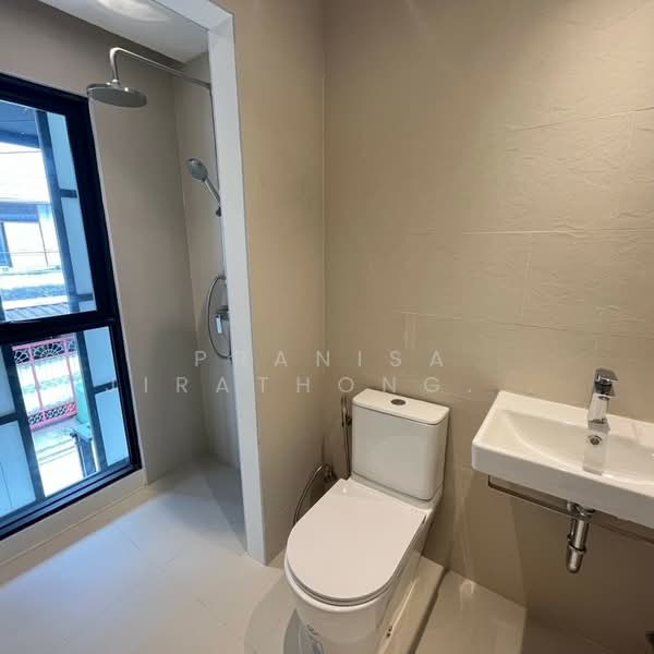 ทาวน์โฮม ถนนสุขุมวิท71 ซอยปรีดีพนมยงค์ 14 แยก 8, Bangkok, Phra Kanong Nua, Watthana, Bangkok, 2 Bedrooms, 170 sqm, Semi-Detached House (Twin House) For Rent, by Pranisa Jirathongpoon, 500280890 - DDproperty.com