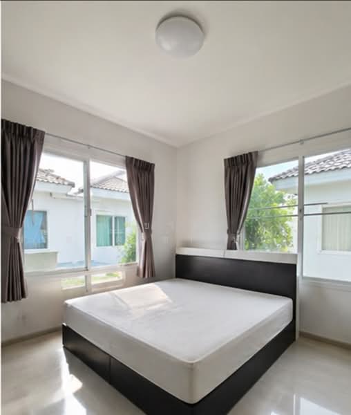 Villaggio Pinklao-Salaya : วิลลาจจิโอ ปิ่นเกล้า-ศาลายา, นนทบุรี, ถนนสำเร็จพัฒนา, ศาลากลาง, บางกรวย, นนทบุรี, 120 ตร.ม., บ้านเดี่ยว ขาย, โดย ขาย พร้อมผู้เช่า บ้านแฝด หมู่บ้าน วิลลาจจิโอ ปิ่นเกล้า-ศาลายา (Villaggio) 35 ตร.ว., 500281002 - DDproperty.com
