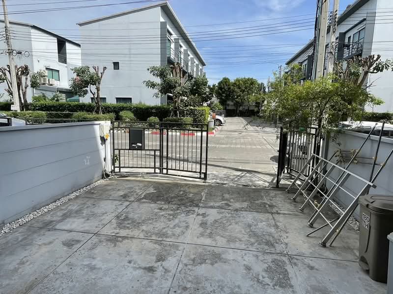 Baan Klang Muang Rama 9-On Nut, Bangkok, Bangkok-Chonburi New Road, Prawet, Prawet, Bangkok, 3 Bedrooms, 120 sqm, Townhouse For Rent, by Nattayaporn Peumkul (Benz), 500281035 - DDproperty.com