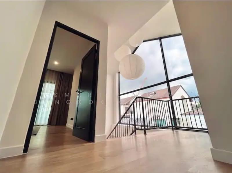 House Ekamai, Bangkok, Phra Kanong Nua, Watthana, Bangkok, 3 Bedrooms, 350 sqm, Single Detached House For Sale, by Smart Living Bangkok Co.,Ltd., 500281079 - DDproperty.com