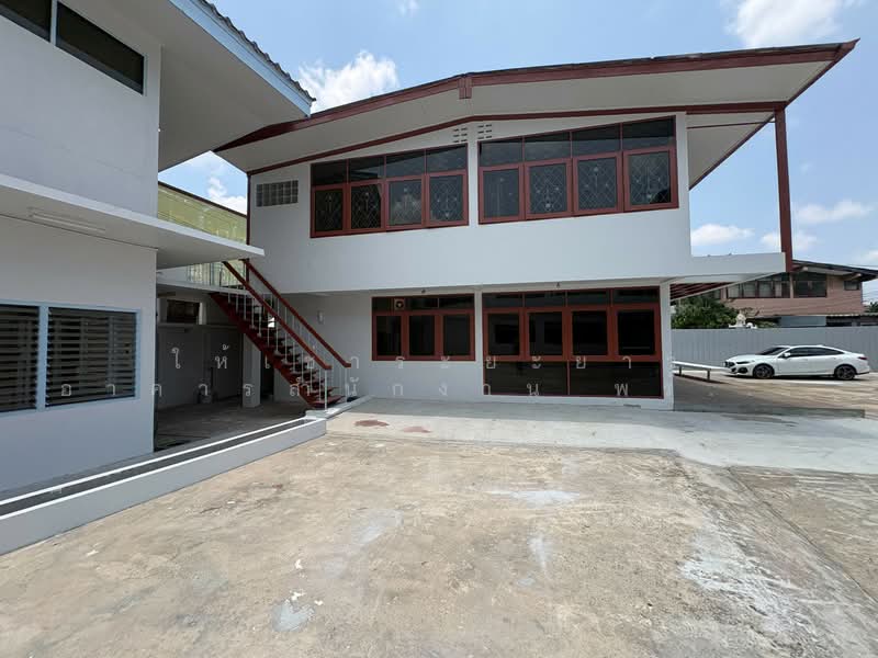 Office Compound with Residence in Sathorn, Bangkok, จันทน์, Thung Wat Don, Sathon, Bangkok, 1 Bedroom, 2,196 sqm, Townhouse For Rent, by ให้เช่าระยะยาว อาคารสำนักงาน พร้อมบ้านพัก ใจกลางสาทร ถนนจันทน์ ซอย 43, 500281128 - DDproperty.com