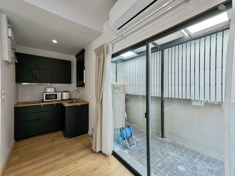 บ้านกลางเมือง บางนา-วงแหวน : Baan Klang Mueang Bangna-Wongwaen, สมุทรปราการ, บางพลีใหญ่, บางพลี, สมุทรปราการ, 152 ตร.ม., ทาวน์เฮ้าส์ ขาย, โดย บ้านหลังมุมหน้าสวน!! ขายบ้านกลางเมือง บางนา–วงแหวน ทำเลสวยสุดในโครงการขนาด 26.2 ตร.วา., 500281139 - DDproperty.com