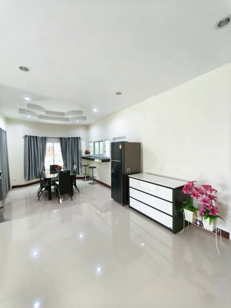 ให้เช่าบ้านเดี่ยวหลังใหญ่ เนื้อที่เยอะ ชากค้อ ศรีราชา, Chon Buri (Pattaya), Surasak, Si Racha, Chon Buri (Pattaya), 3 Bedrooms, 300 sqm, Single Detached House For Rent, by Dusit Saengfa, 500281156 - DDproperty.com
